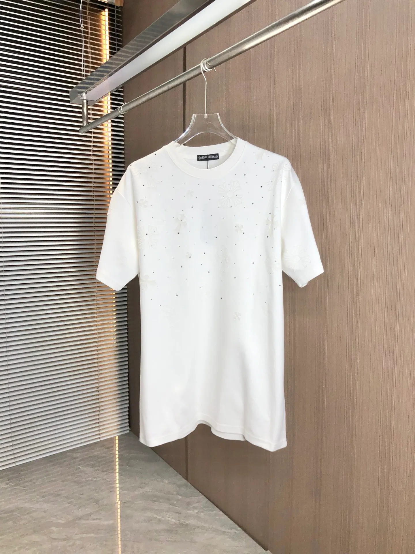 🅿️210 Cro 2025 Spring and Summer New Style Round Neck Short Sleeves Laser Burning Process ➕ Full Body Diamonds Made of High Weight 320g Double Yarn Combed Cotton Fabric Slightly Loose Fit The Fabric Feels Soft and Thick Same Style for Men and Women Color: Black White Code Number: SMLXLXXL